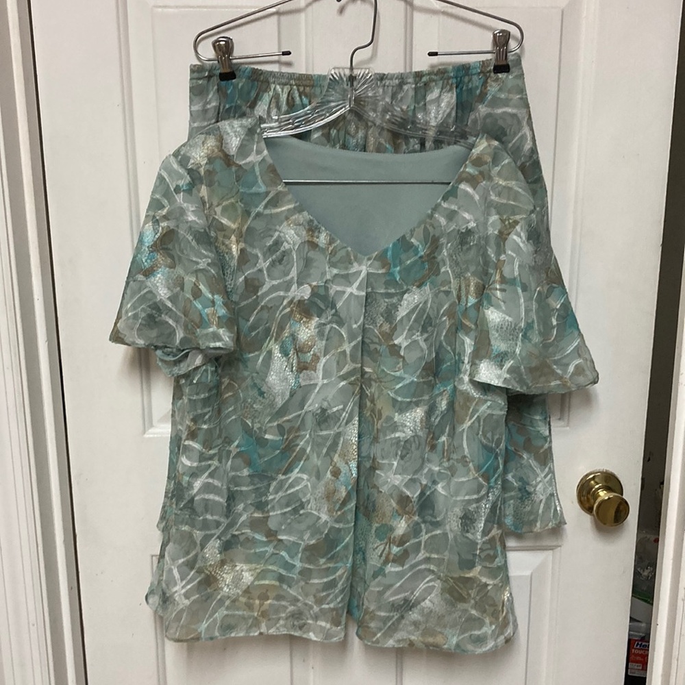 Floral Patterned Top and skirt Set